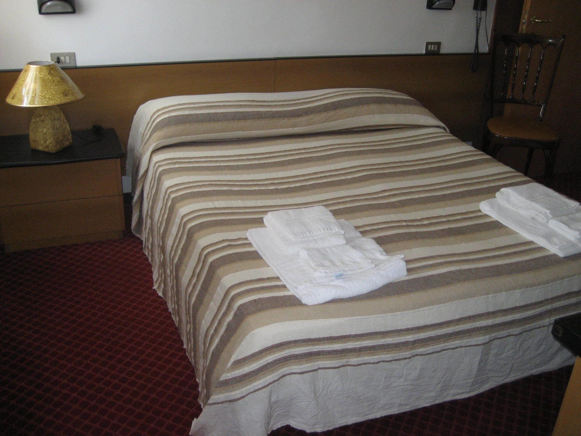 Niagara Hotel ริมินี ภายนอก รูปภาพ