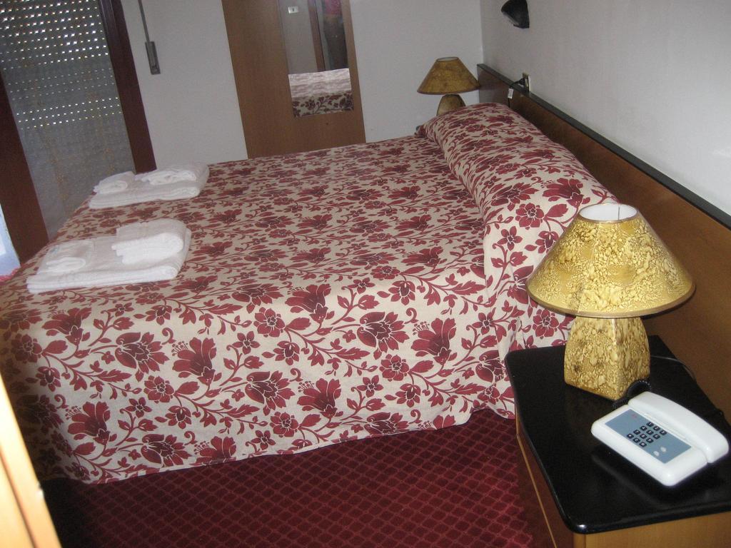 Niagara Hotel ริมินี ภายนอก รูปภาพ